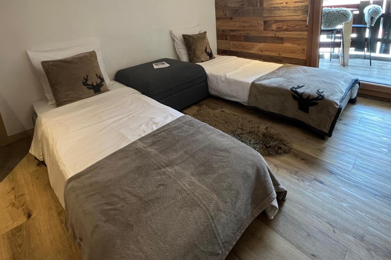 Les Cerfs - Appartement & Studio - Anzère Eksteriør billede